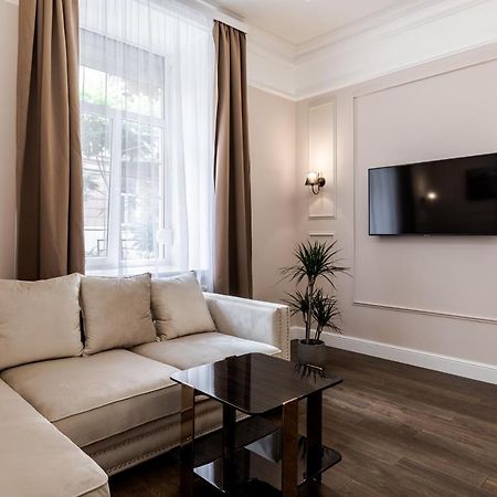 לבוב Neoclassic Apartment מראה חיצוני תמונה