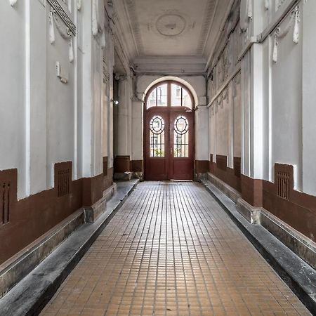 לבוב Neoclassic Apartment מראה חיצוני תמונה