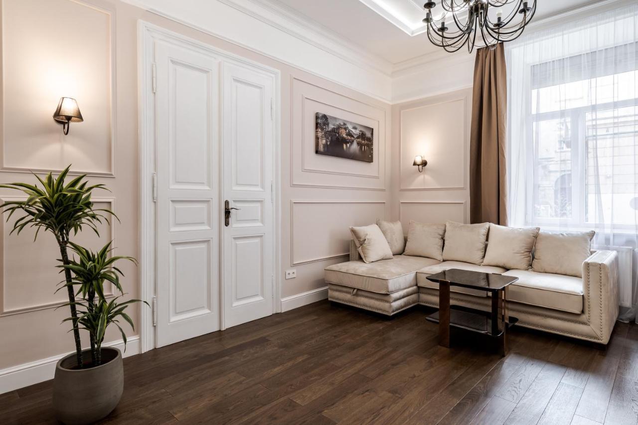 לבוב Neoclassic Apartment מראה חיצוני תמונה