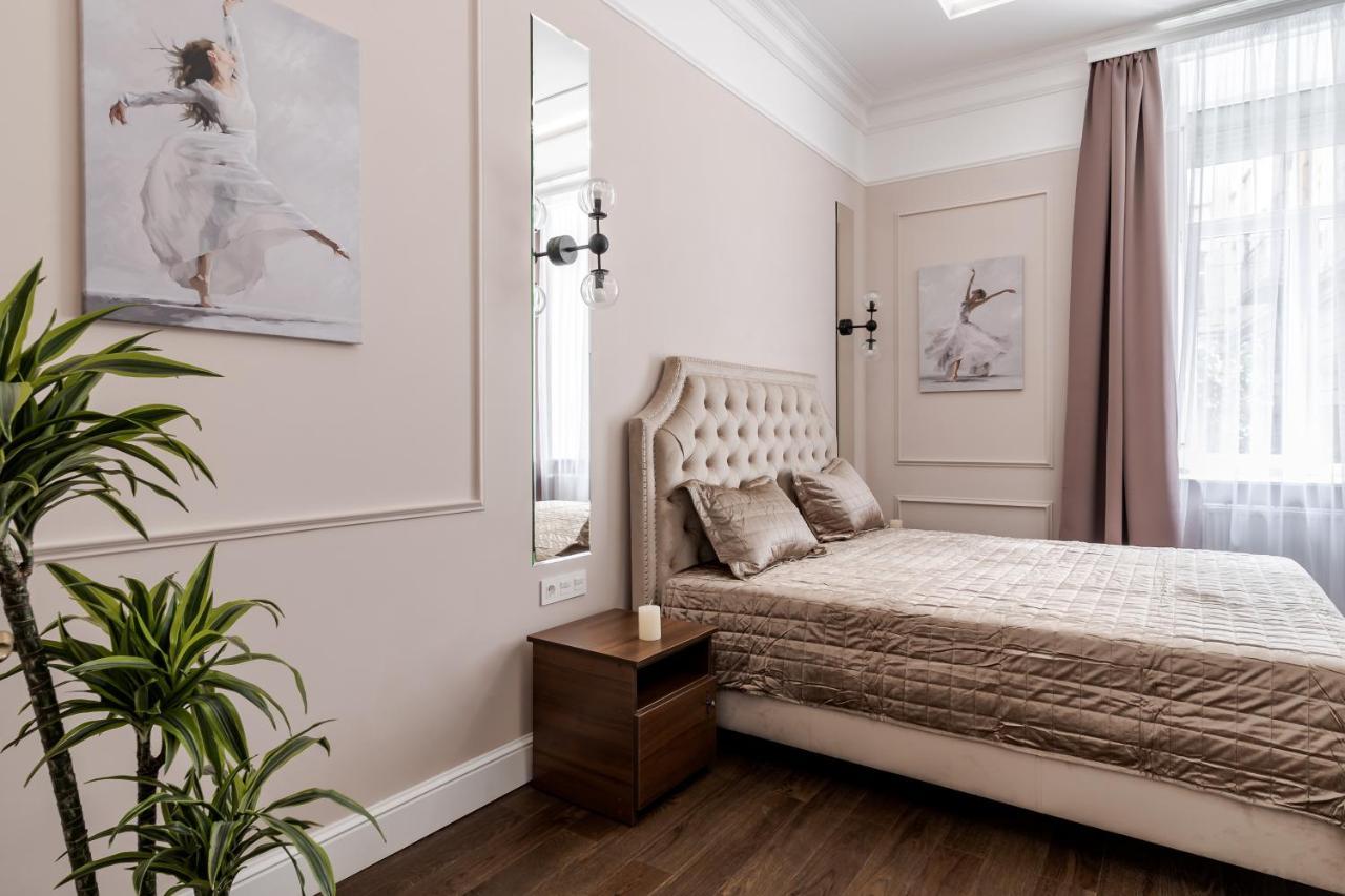 לבוב Neoclassic Apartment מראה חיצוני תמונה