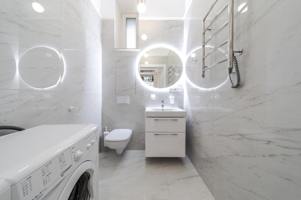 לבוב Neoclassic Apartment מראה חיצוני תמונה