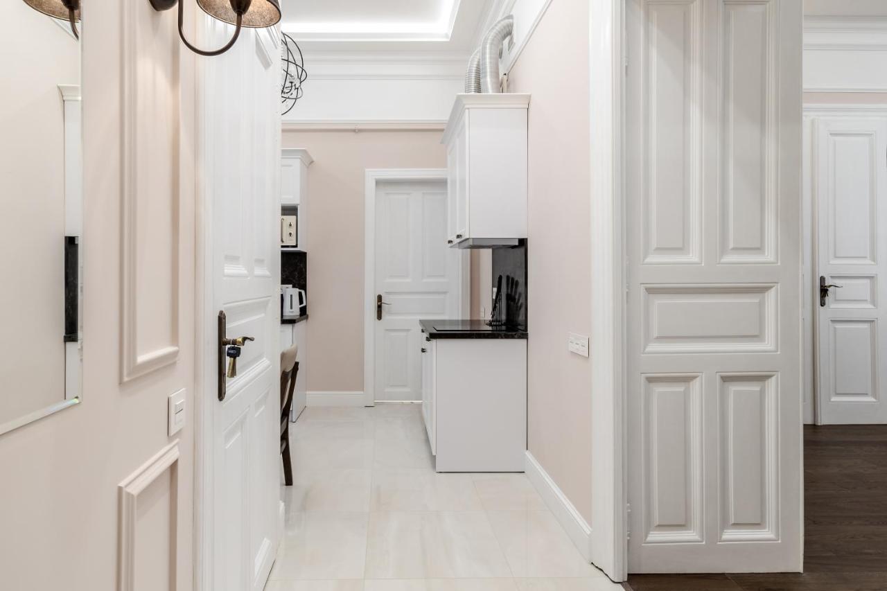 לבוב Neoclassic Apartment מראה חיצוני תמונה