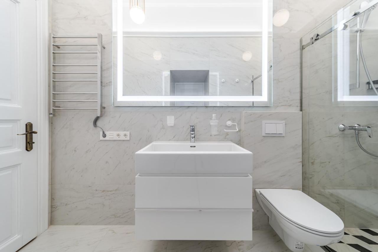לבוב Neoclassic Apartment מראה חיצוני תמונה