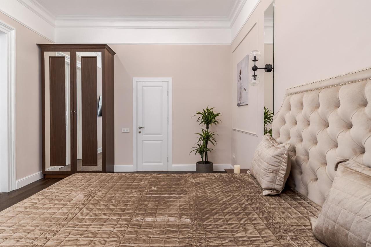 לבוב Neoclassic Apartment מראה חיצוני תמונה