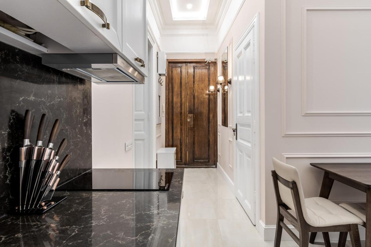 לבוב Neoclassic Apartment מראה חיצוני תמונה